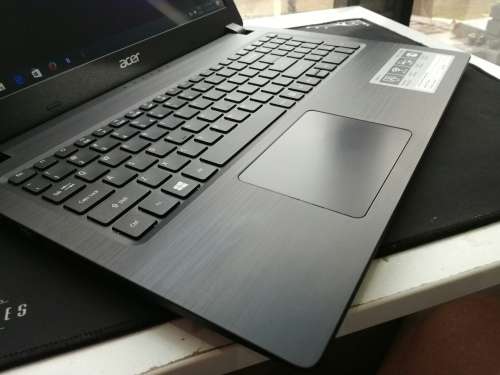 What a Beauty!!***ACER EX2540*LATEST 7TH GEN i5*1000GB HDD*4GB DDR4 RAM*HD DISPLAY*